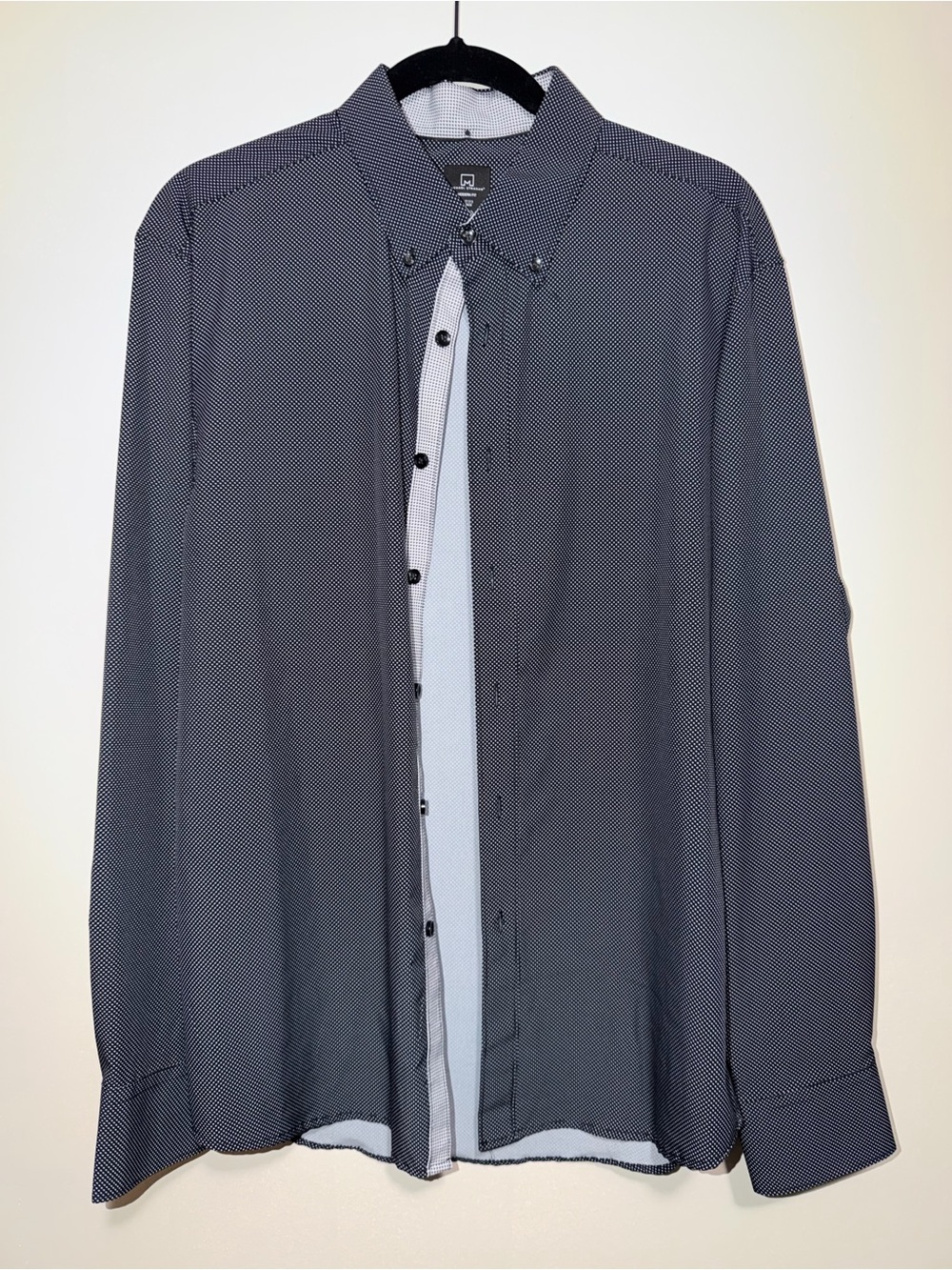 Michael Strahan Men’s Large Slim Fit Button-Down Dress Shirt